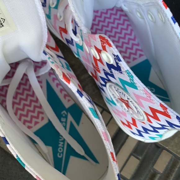 CONVERSE CTAS HI WHITE/UNIVERSITY RED WMNS - Picture 13 of 13
